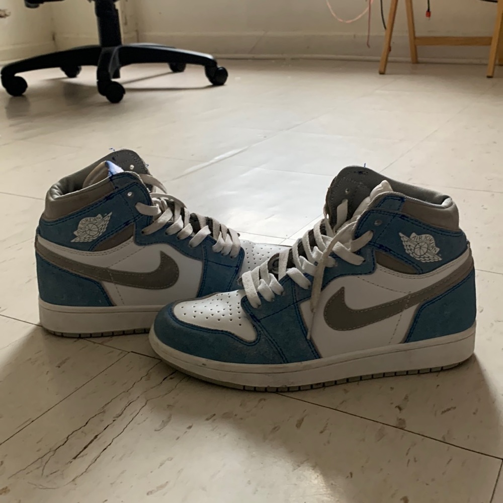 Jordan 1s hyper royal size 7 for men
